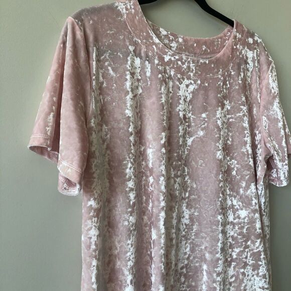 HUE Baby Pink Crushed Velvet Short Sleeve Top - Picture 3 of 6
